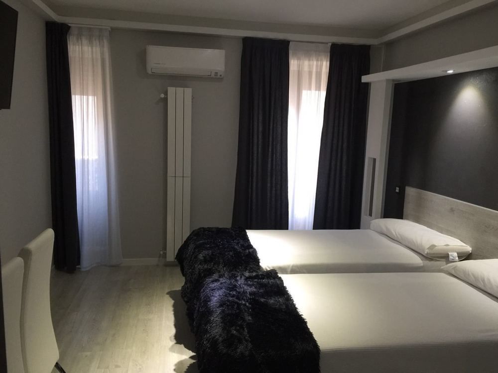 Overnight Pensión Madrid