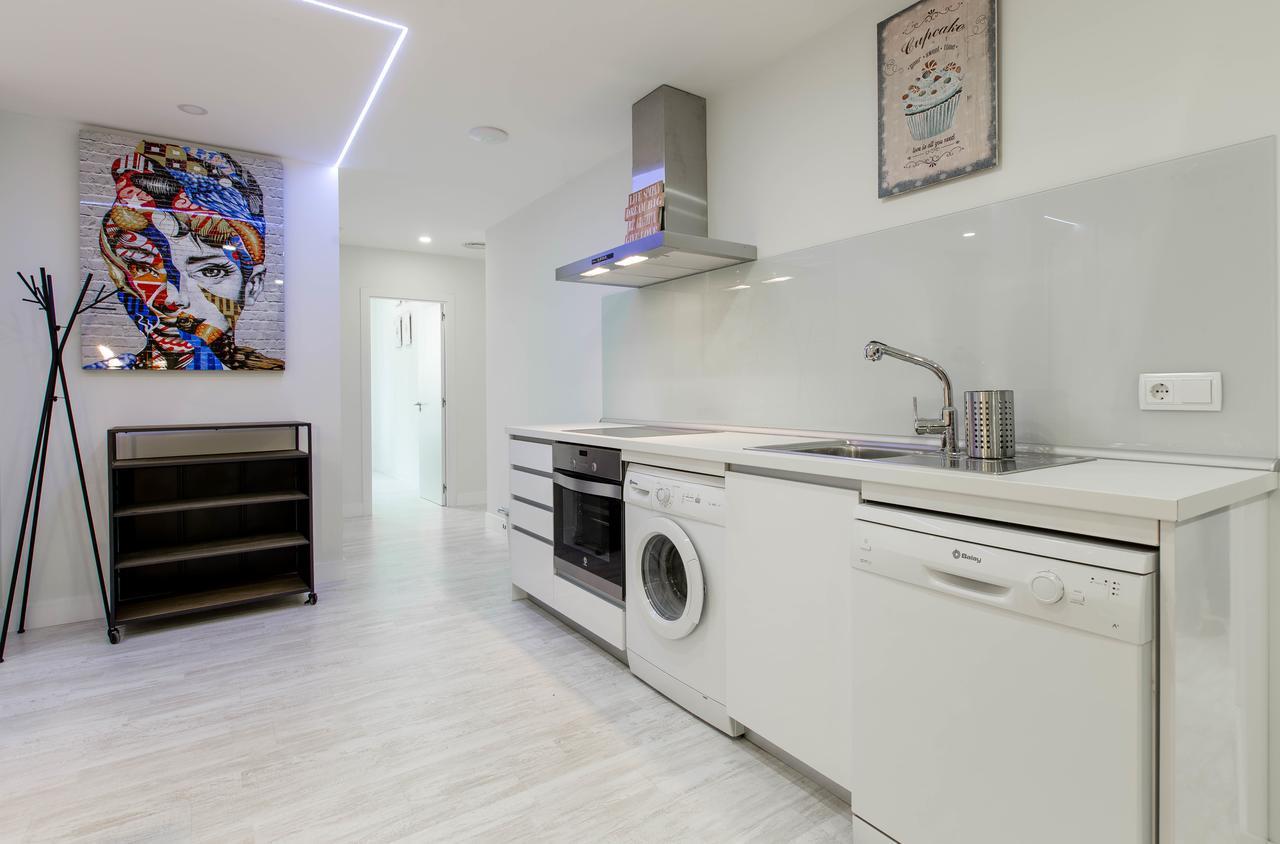 Book In - Cascorro Deluxe *