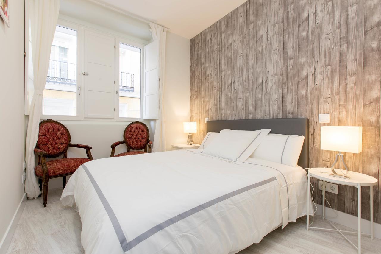 Book In - Cascorro Deluxe Madrid