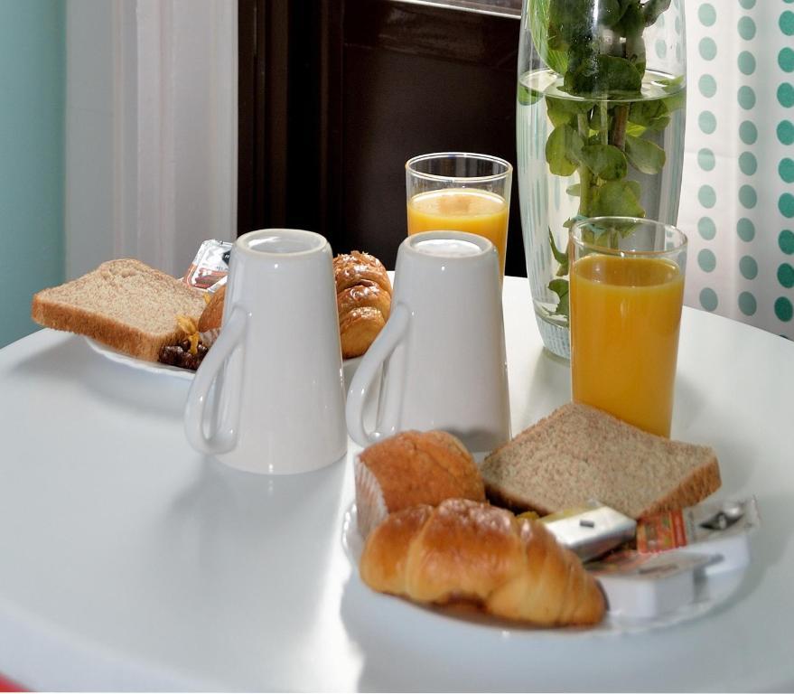 Far Plaza Mayor Hostal *