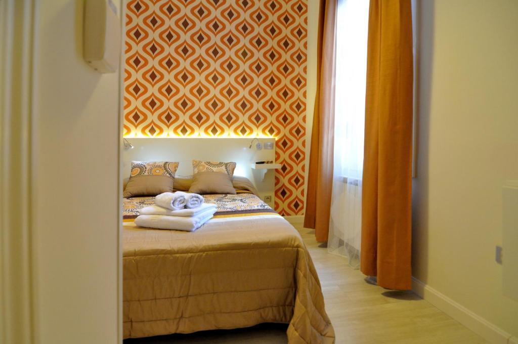 Far Plaza Mayor Hostal *