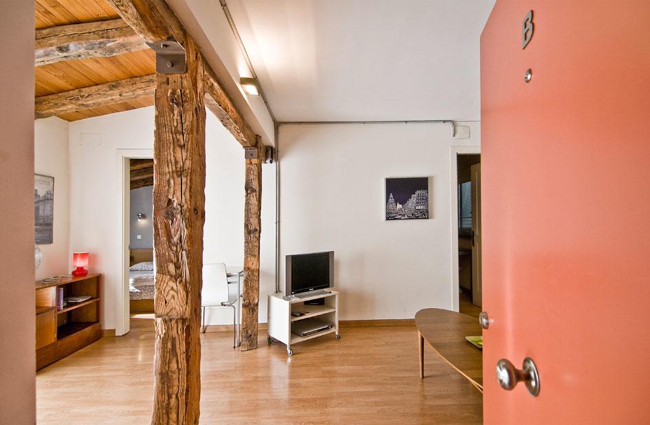 Apartamento Atico Con Terraza En Sol *