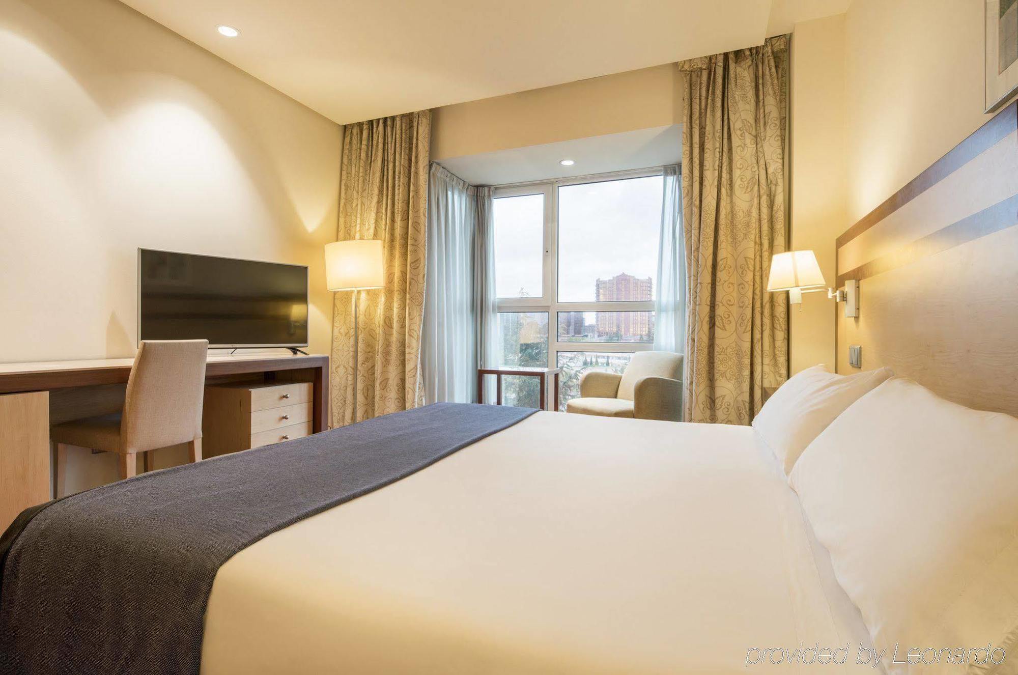 Ilunion Pio Xii Hotel 4*