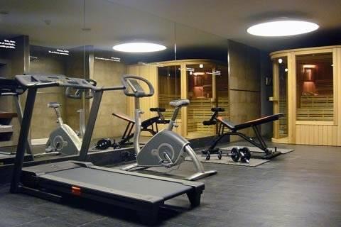 High Tech Nueva Castellana Hotel 3*