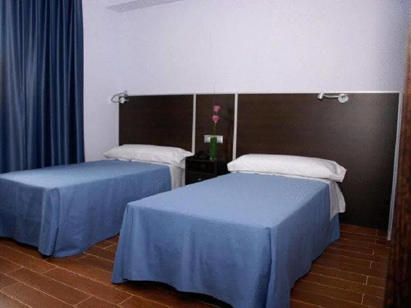 Avenida Barajas 3*