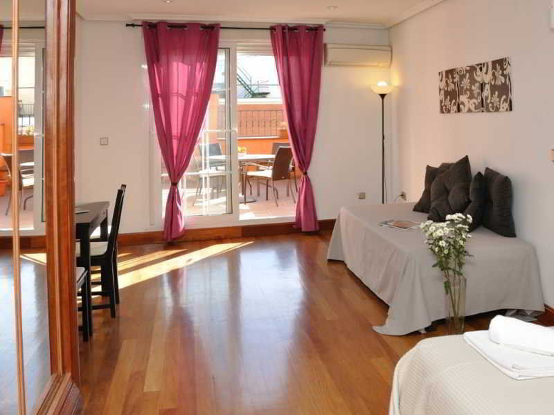 Apartahotel New Point 3*