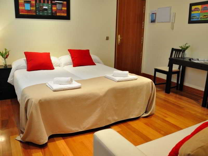 Apartahotel New Point 3*