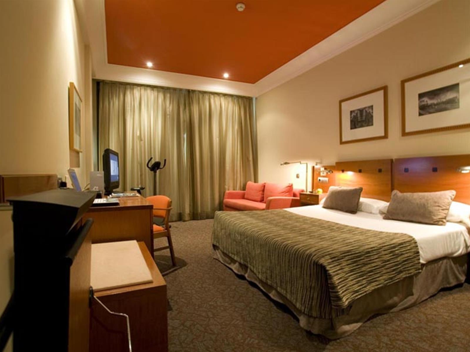Hotel Petit Palace Arturo Soria Alcala 4*