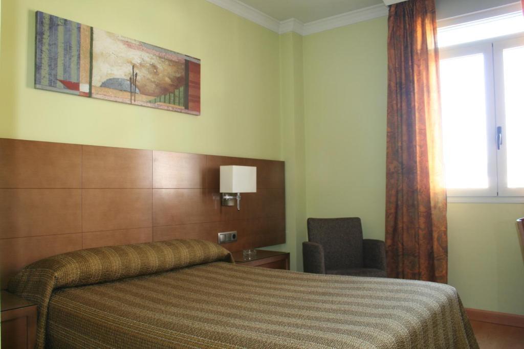 4c Puerta Europa Hotel