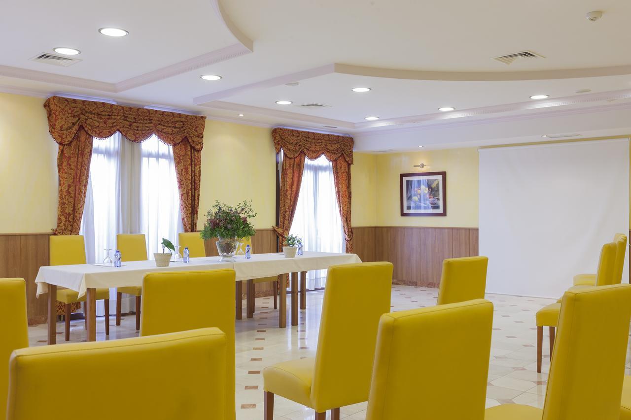 Agora Juan De Austria Hotel