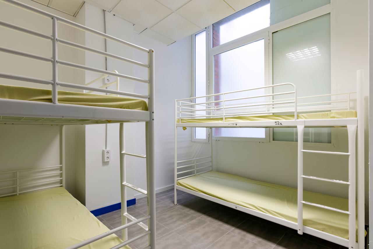 Hostal Ah - Alfred Hostel *