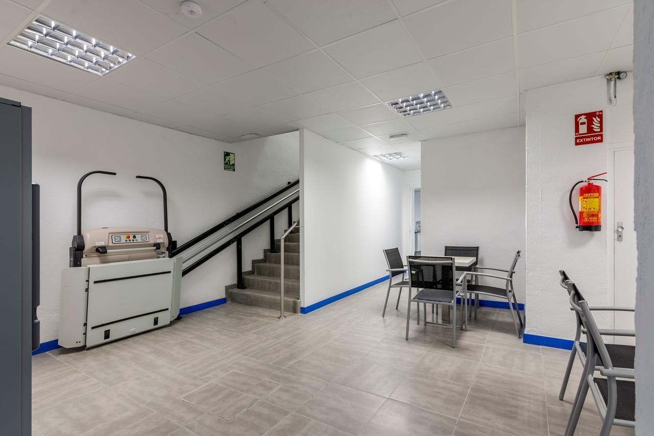 Hostal Ah - Alfred Hostel Madrid