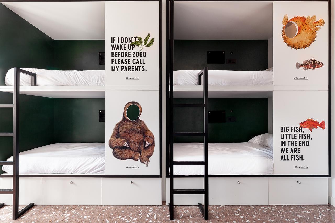 2060 The Newton Hostal *