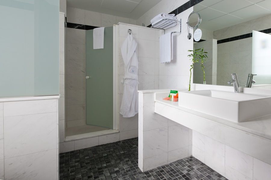 Nh Alonso Martinez Hotel 4*