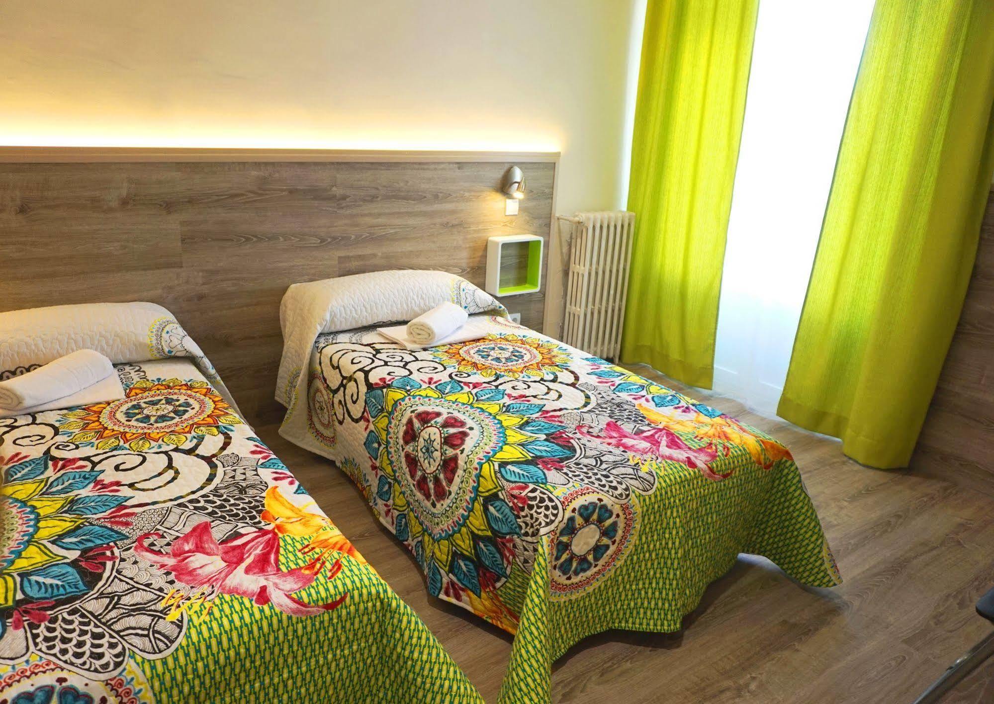 Muchomadrid Hostal Madrid