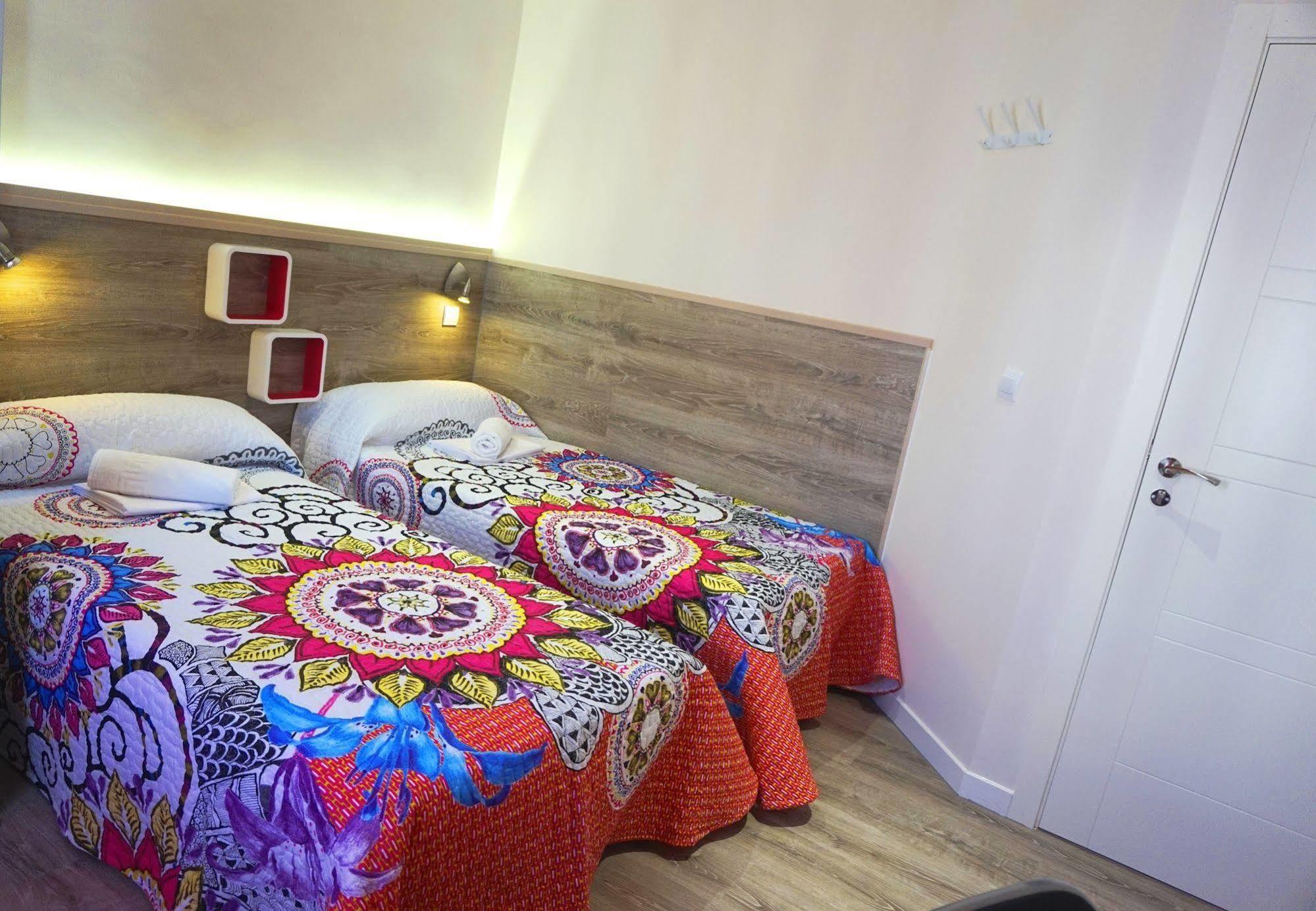 Muchomadrid Hostal *