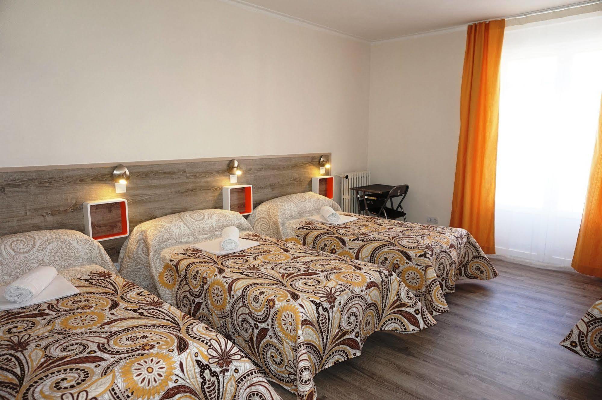 Muchomadrid Hostal