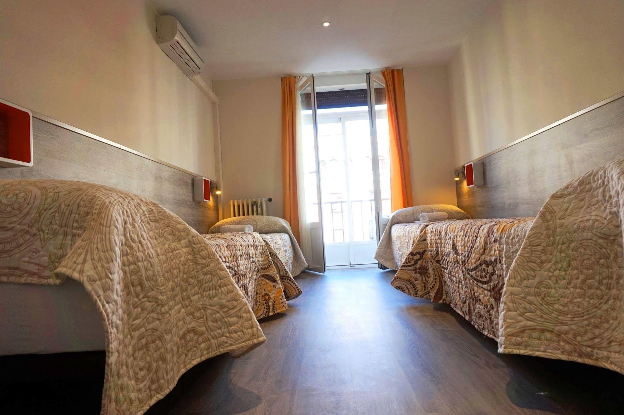 Muchomadrid Hostal Madrid