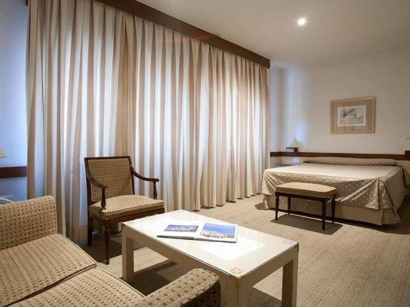 Apartahotel Espahotel Plaza Basílica 3*