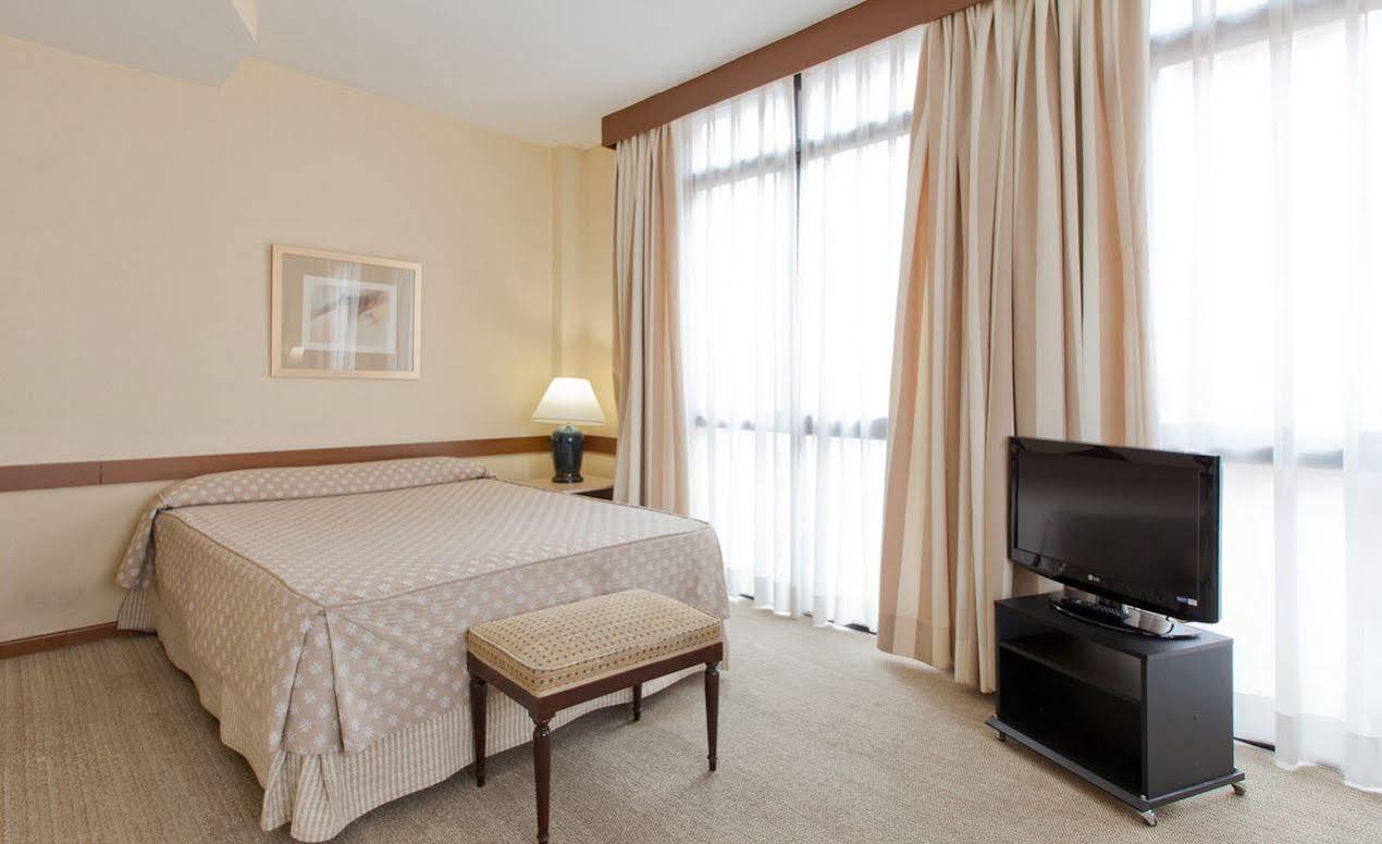 Apartahotel Espahotel Plaza Basílica 3*