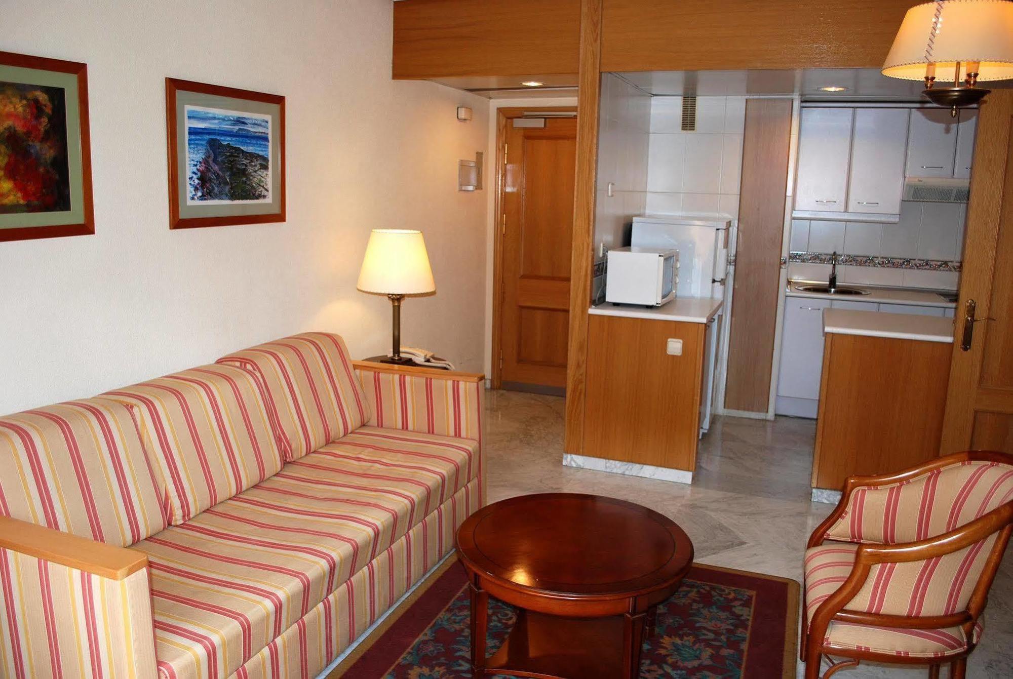 Hotel Convencion-barajas 4*