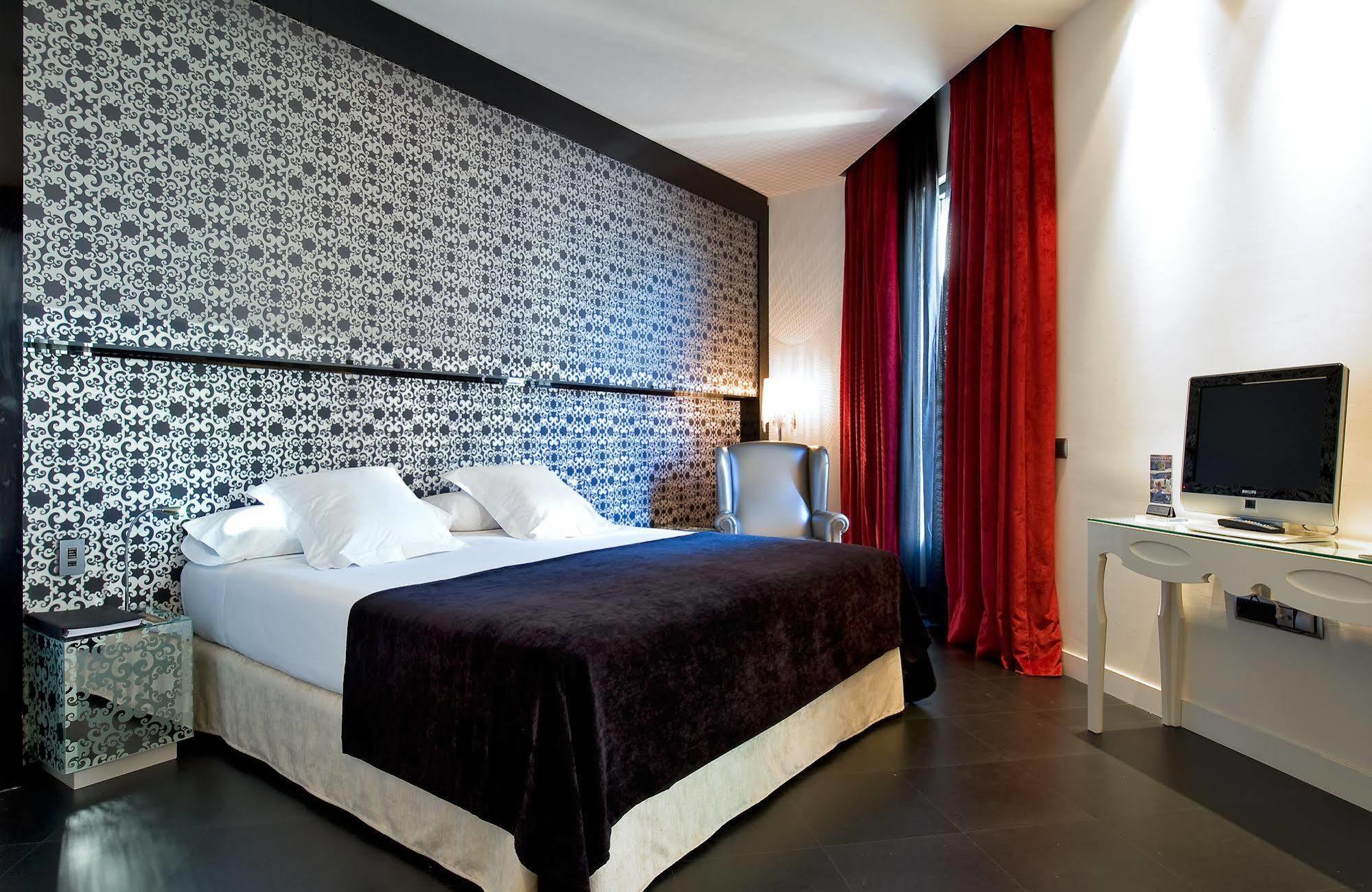 Vincci Via - 66 Hotel