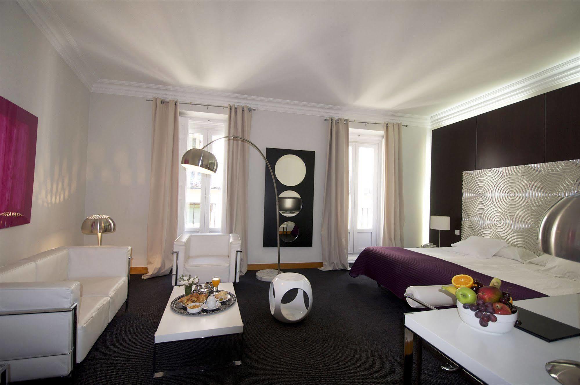 Prado Apartahotel 4*