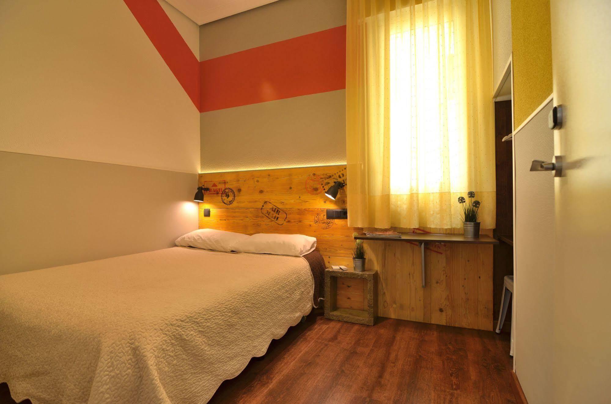 Far Atocha Hostal Madrid