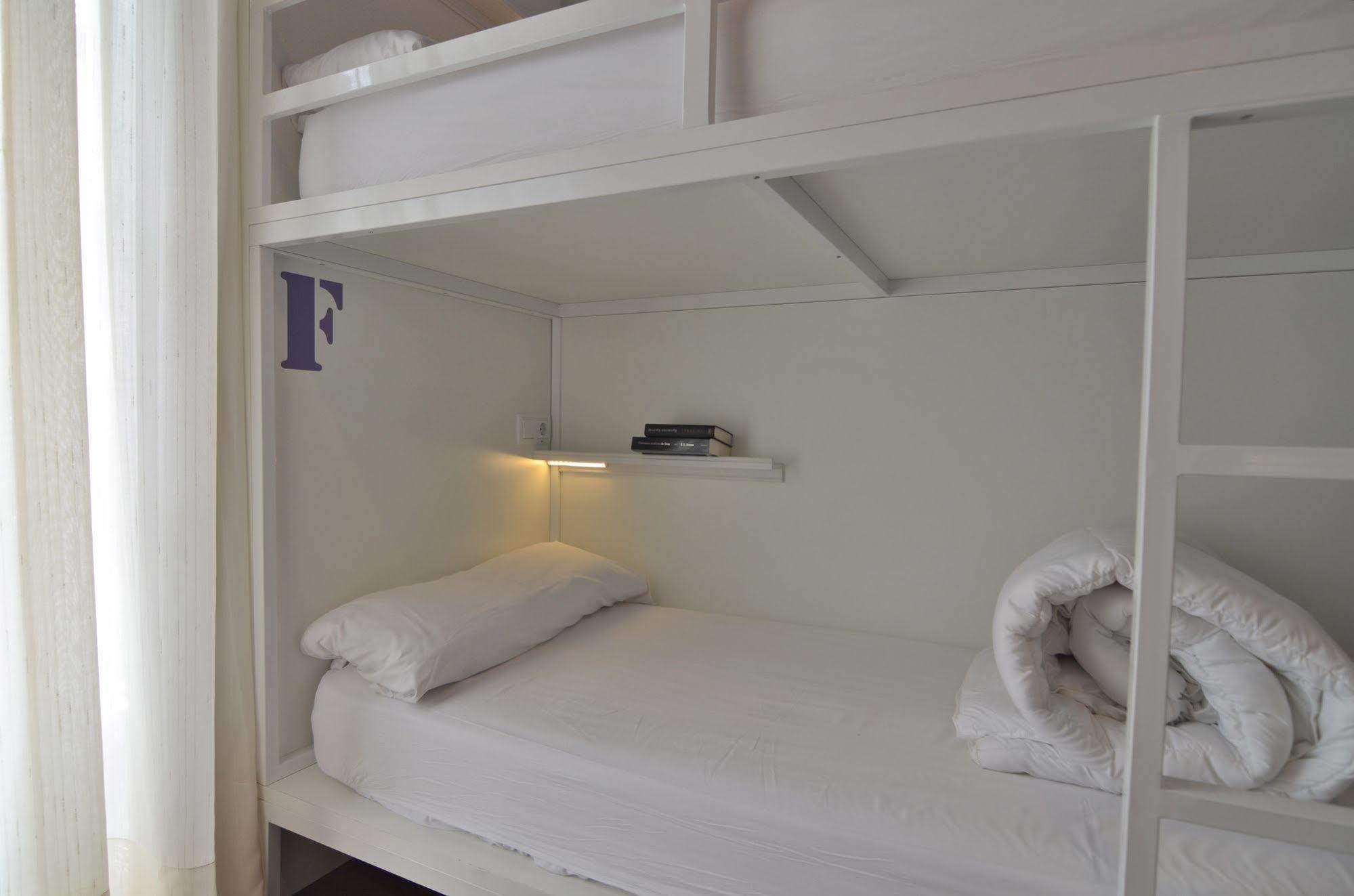 Far Atocha Hostal *