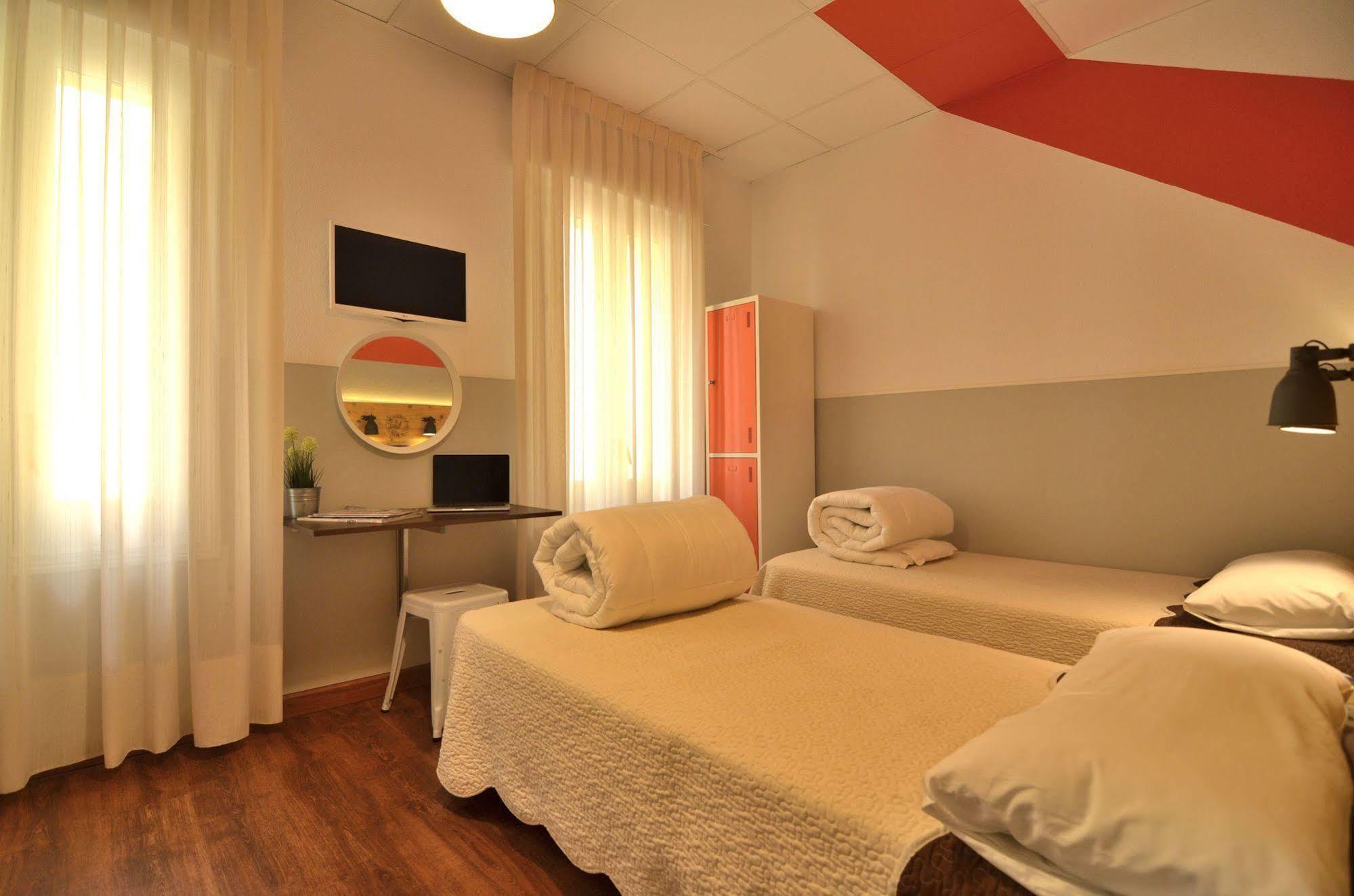 Far Atocha Hostal