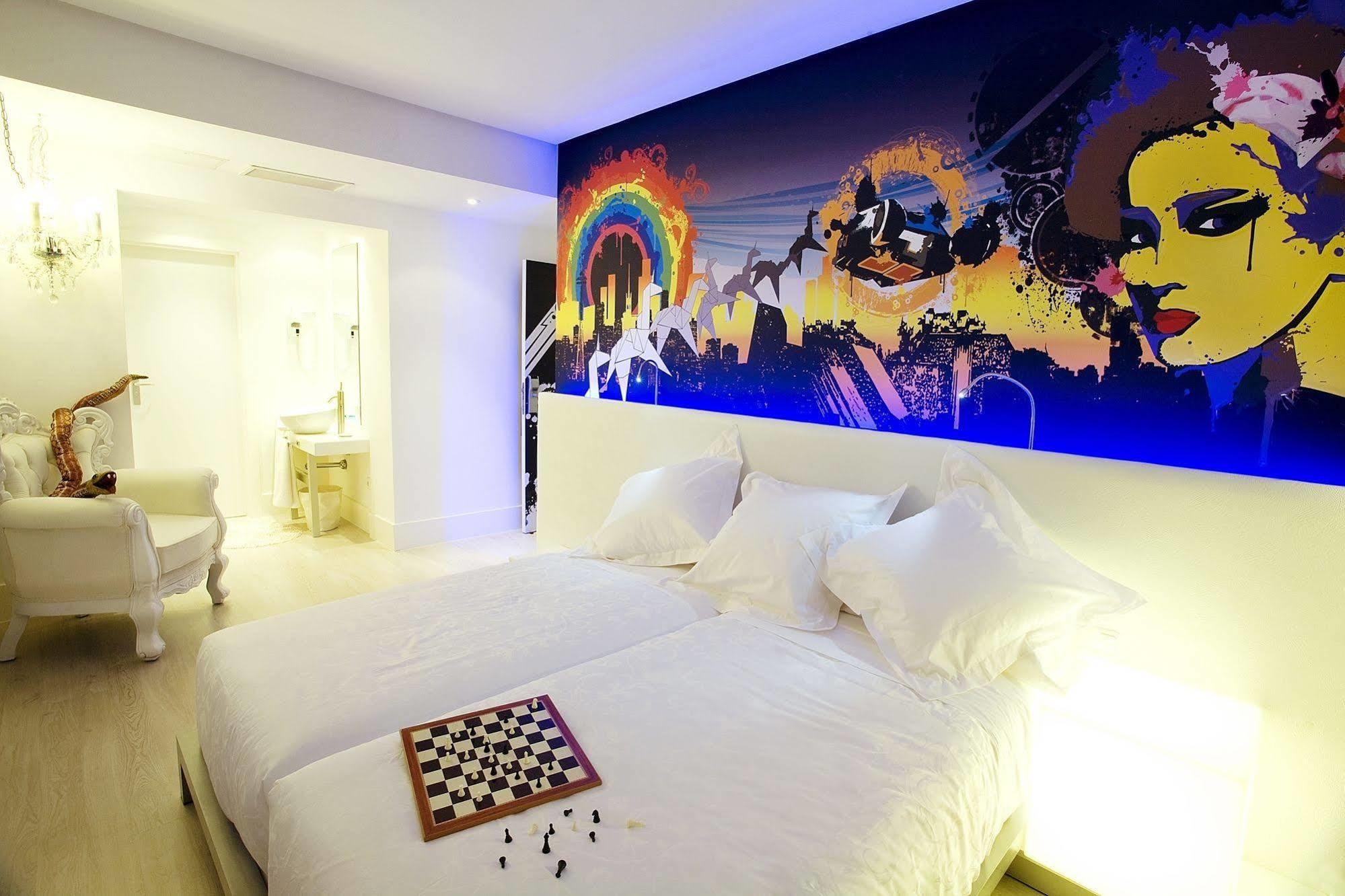 Dormirdcine Hotel