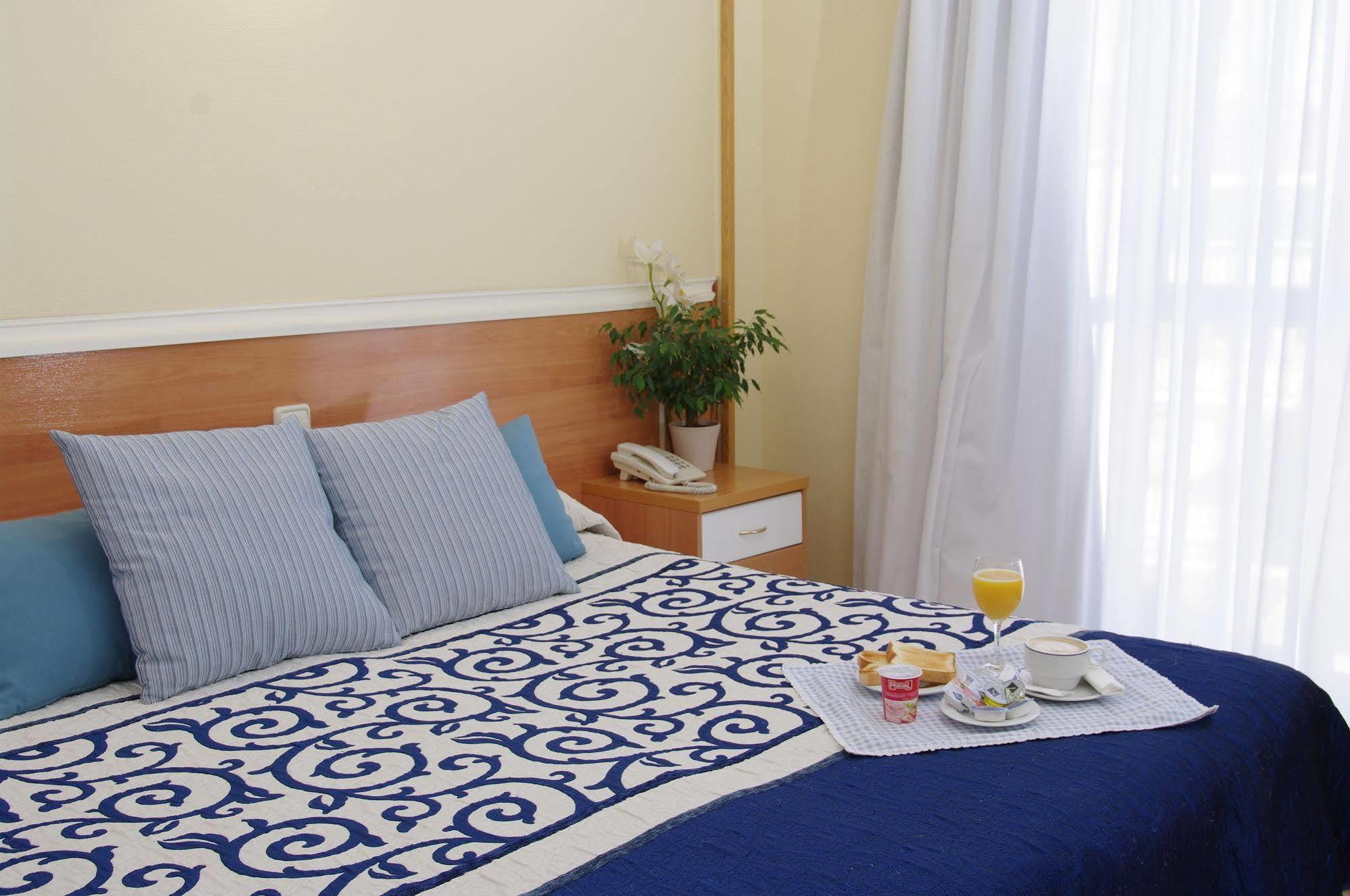 Hotel Barajas Plaza 3*