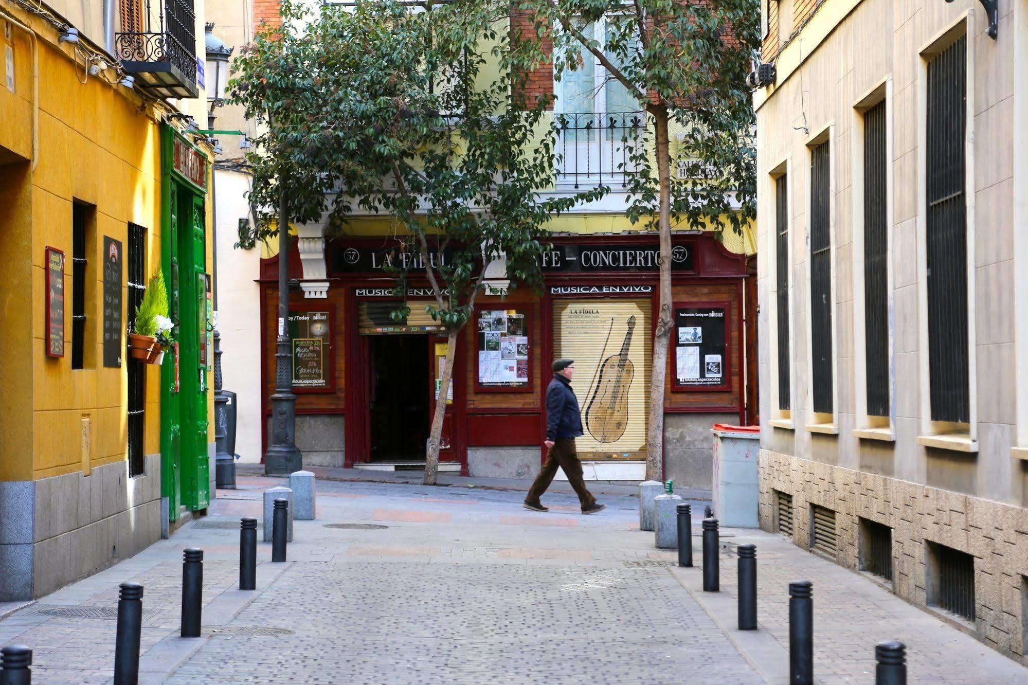 Prado 3*