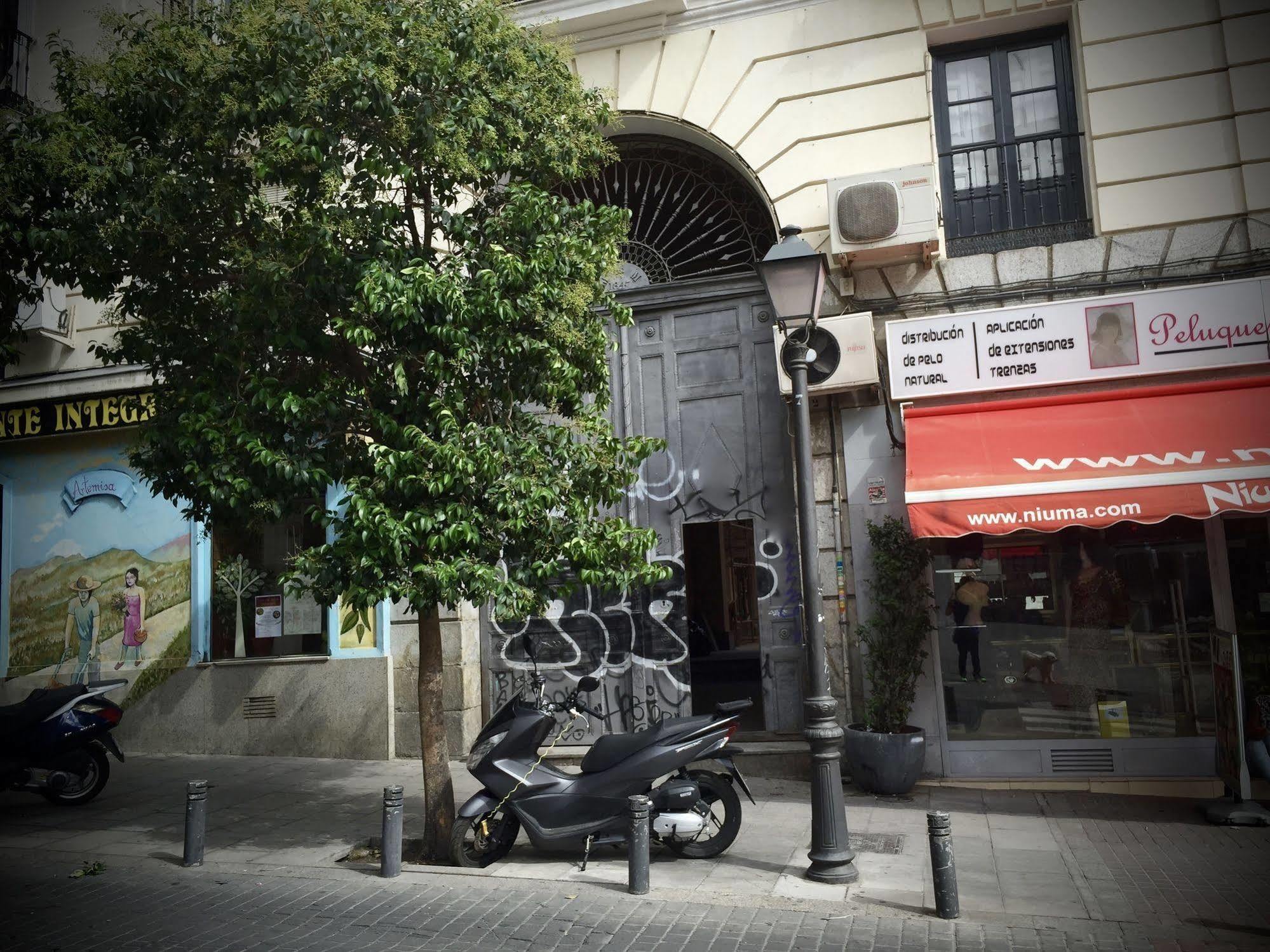 La Casa Del Madrile\u00f1o *