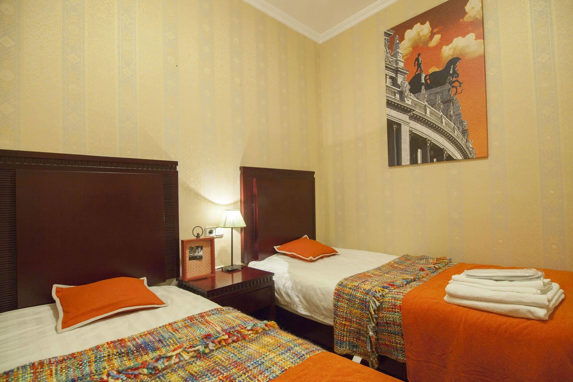 La Casa Del Madrile\u00f1o Hotel *