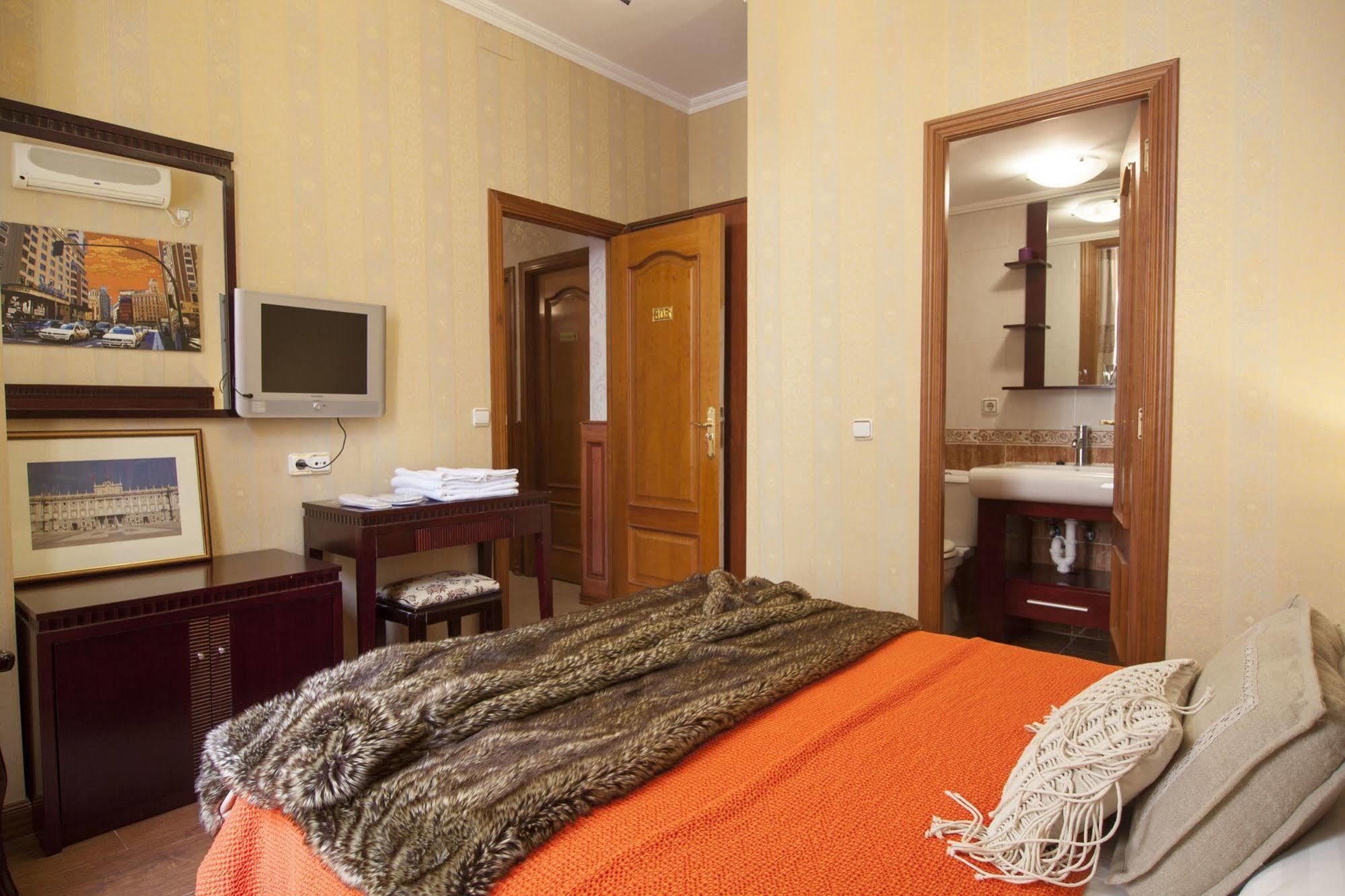 Hotel La Casa Del Madrile\u00f1o *
