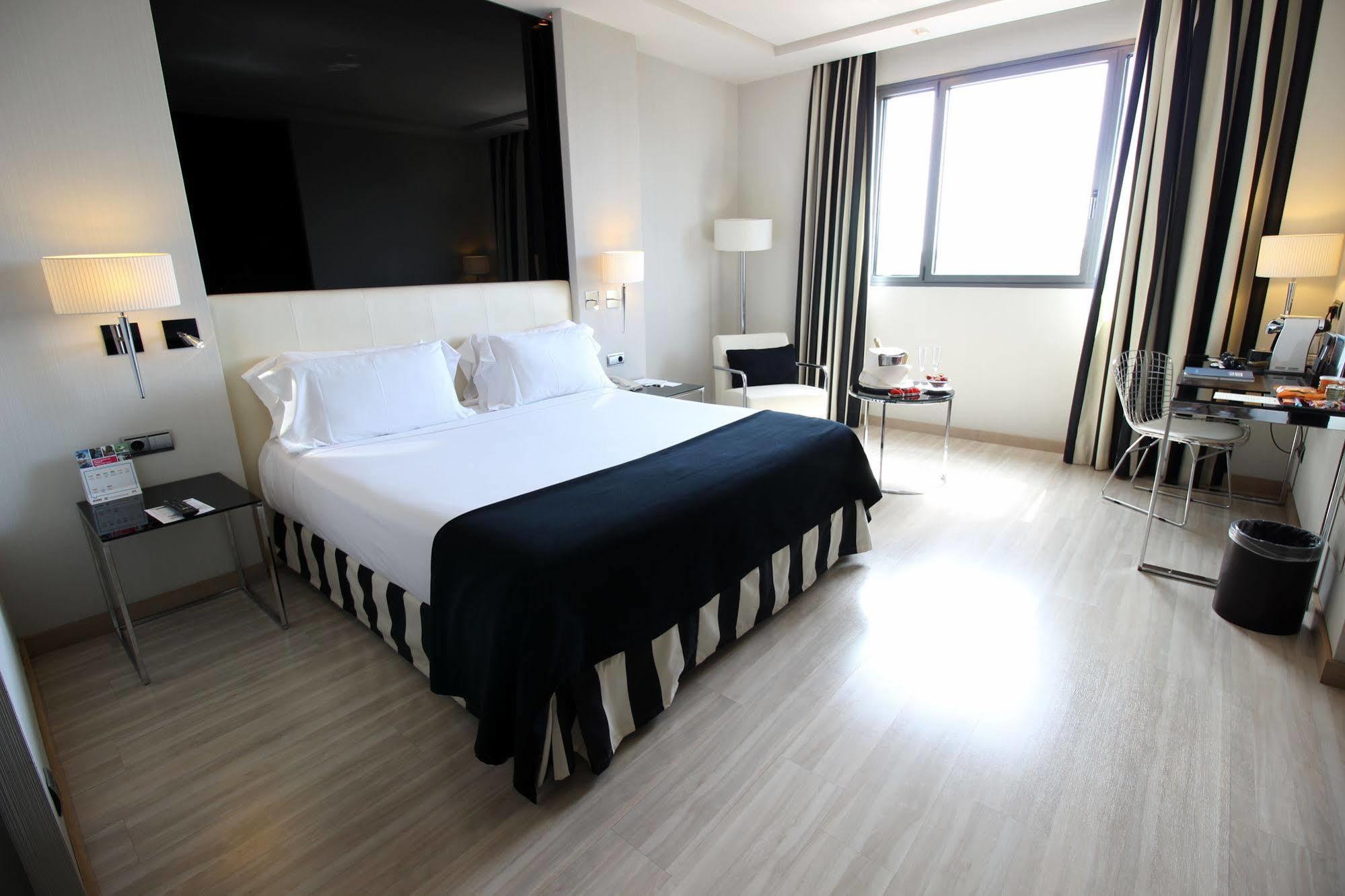 Maydrit Airport Hotel 4*