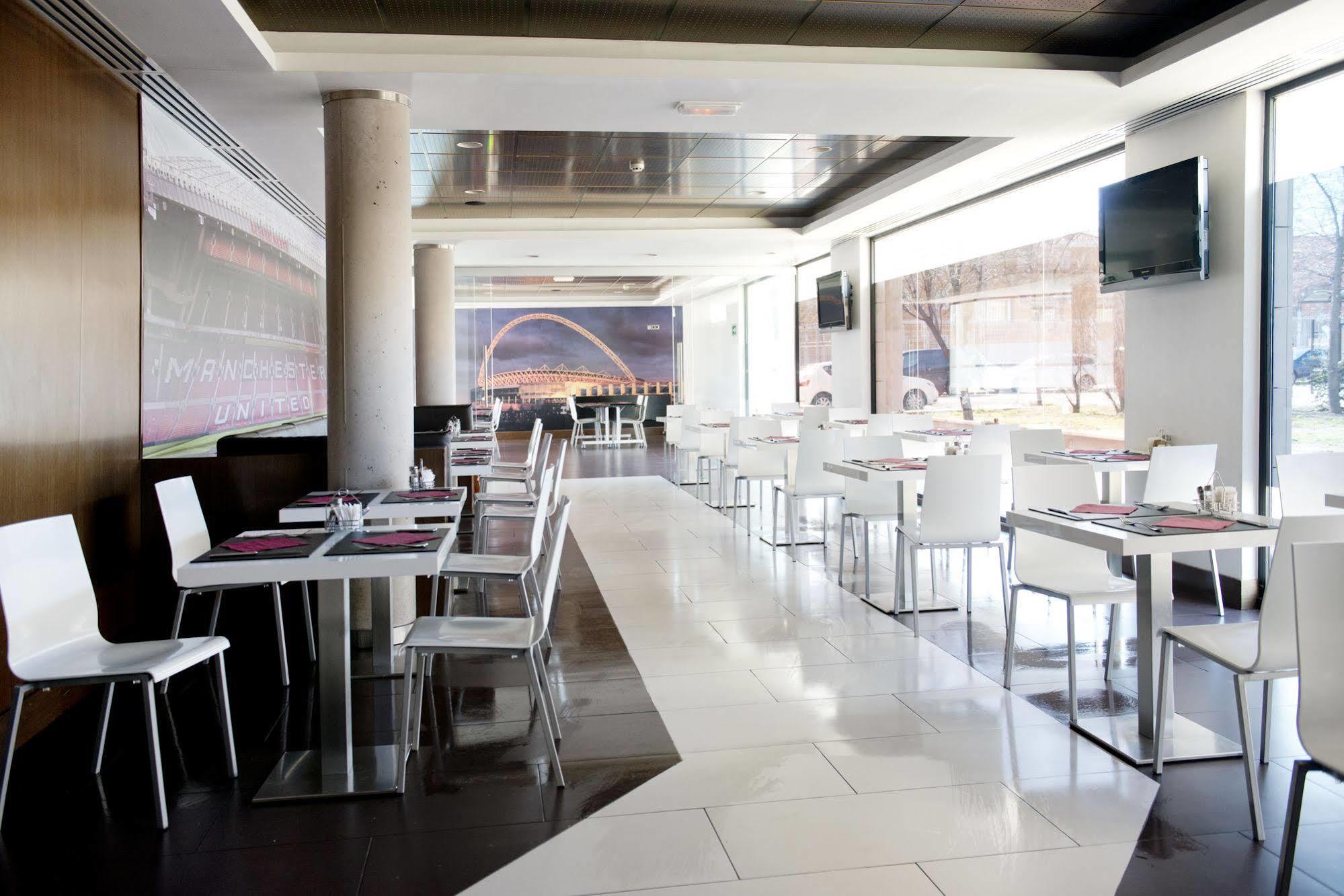 Tach Airport Hotel 4*