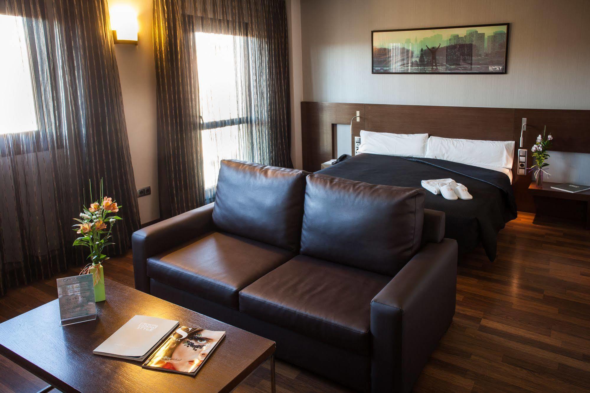 Hotel Tach Airport 4*
