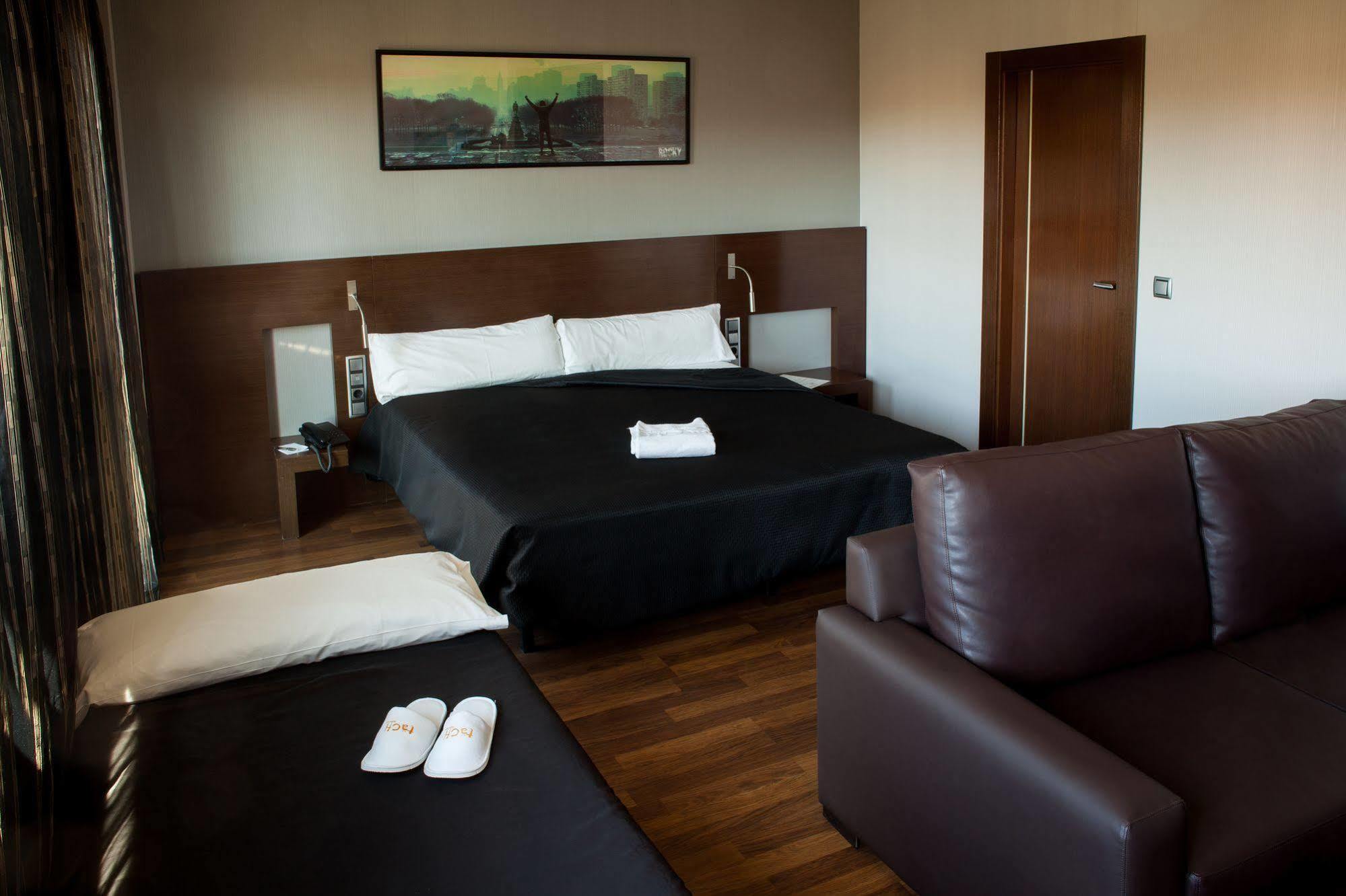 Hotel Tach Airport Madrid