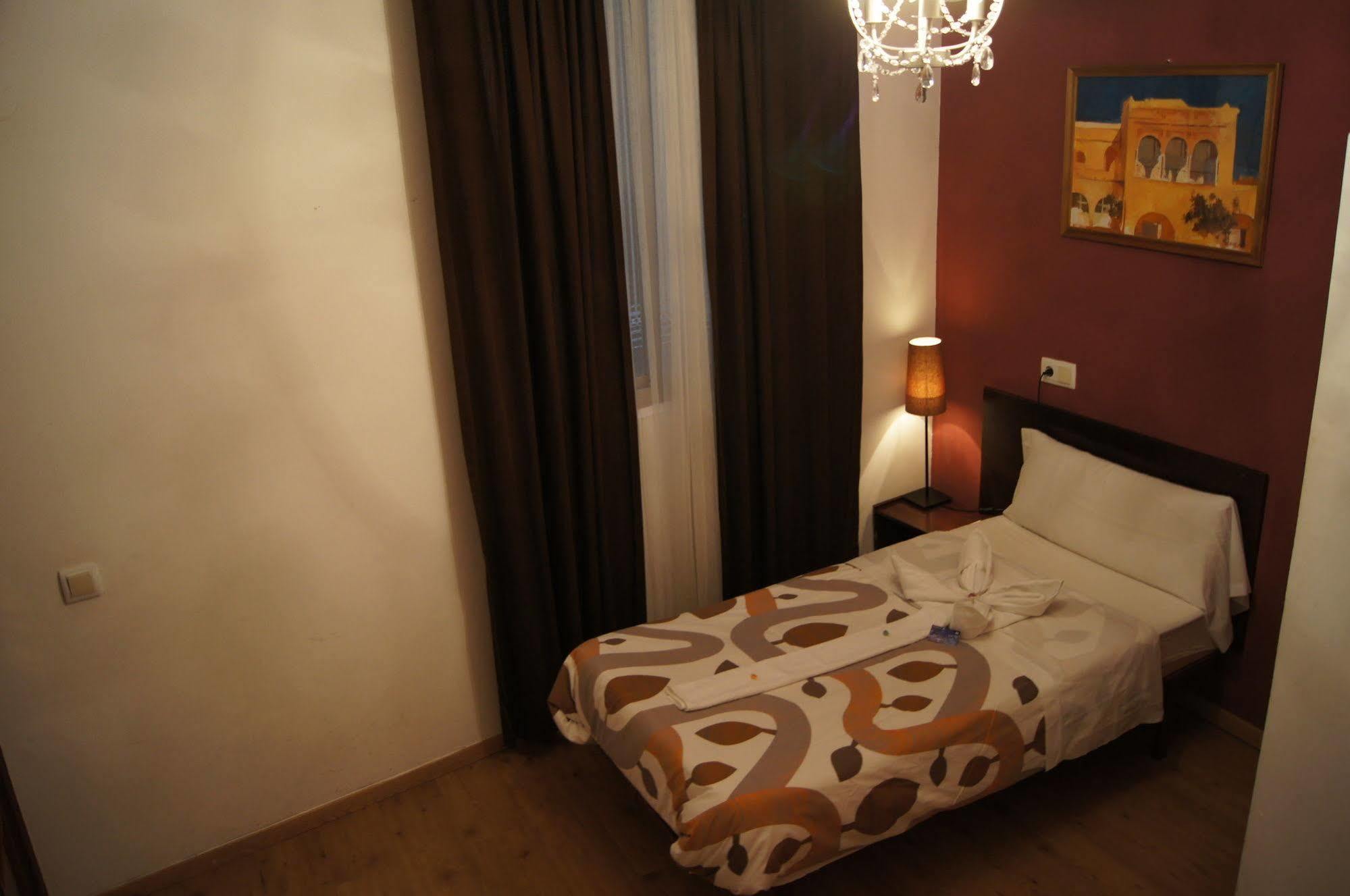 A Nuestra Senora De La Paloma Hostal *