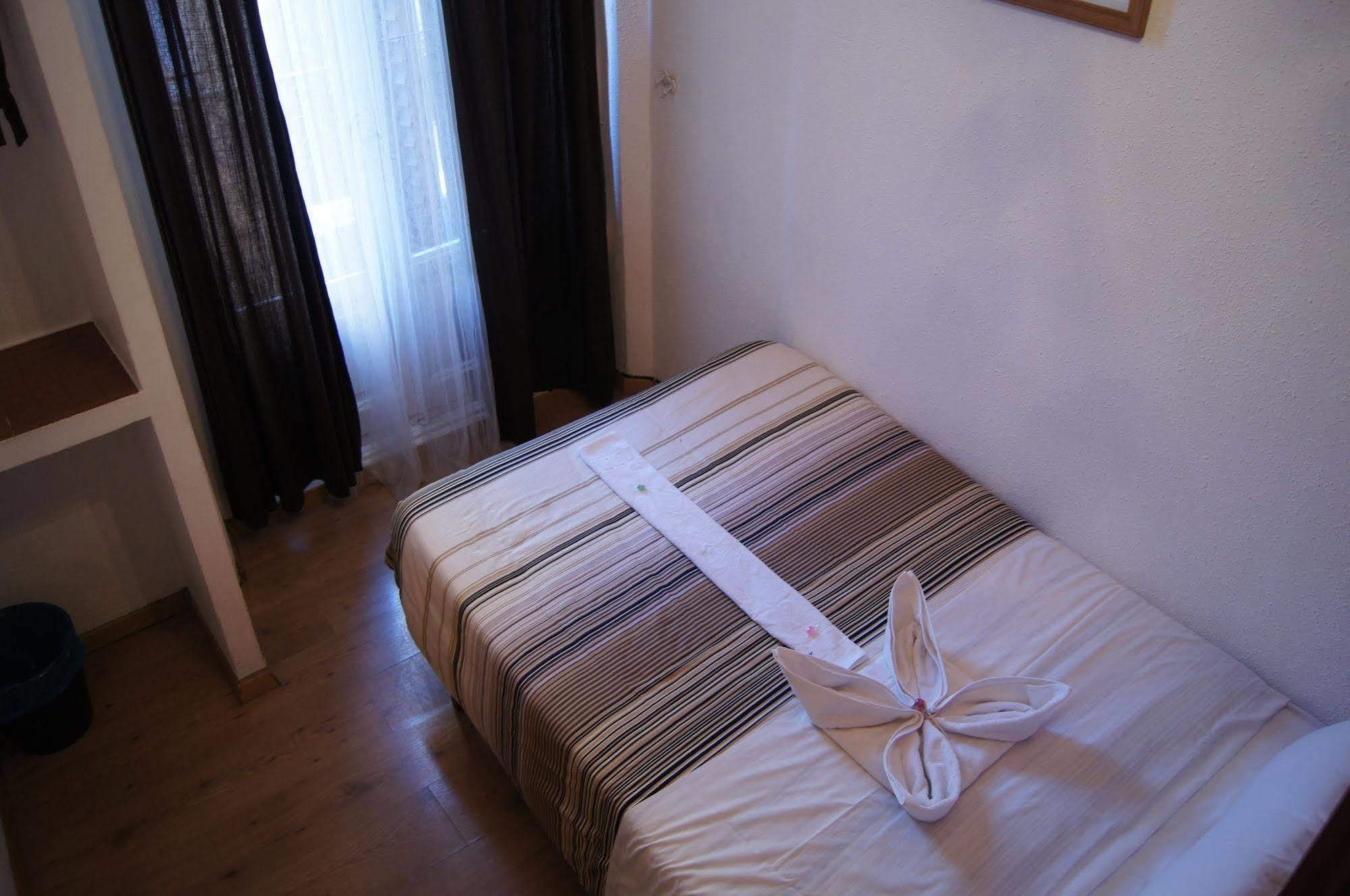 A Nuestra Senora De La Paloma Hostal *