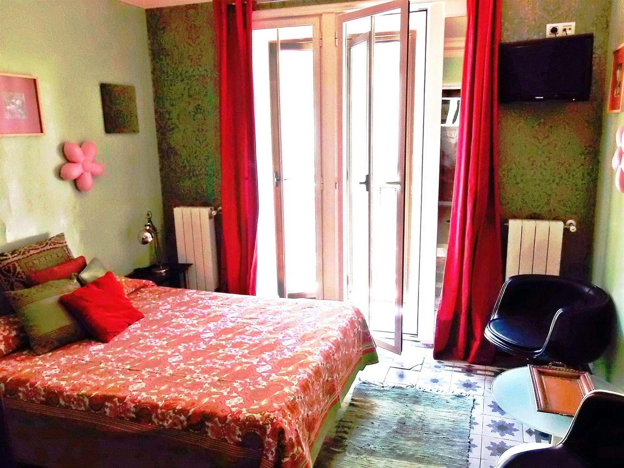 Casa De Huespedes Dolce 2*
