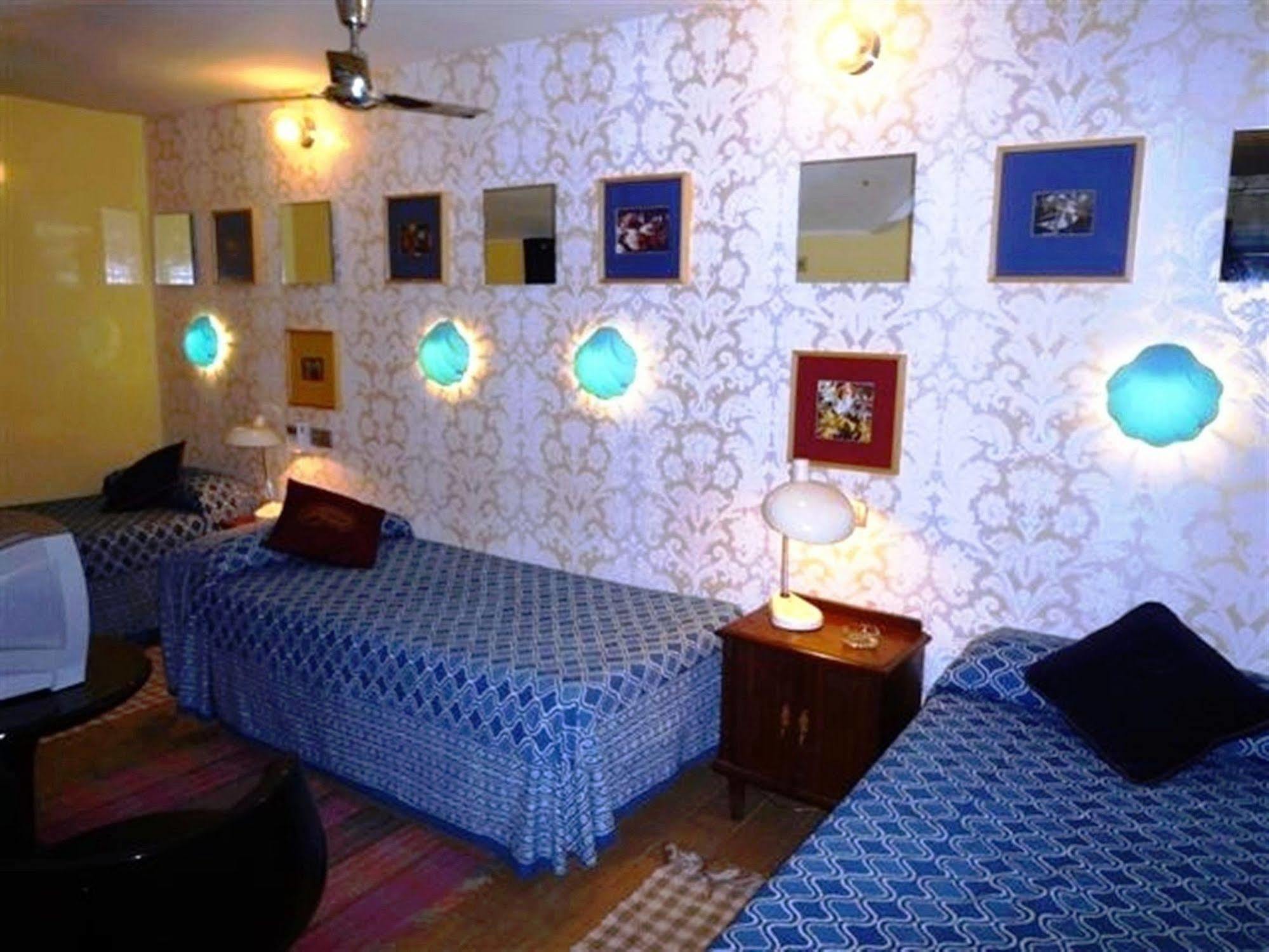 Casa De Huespedes Dolce Pensión 2*