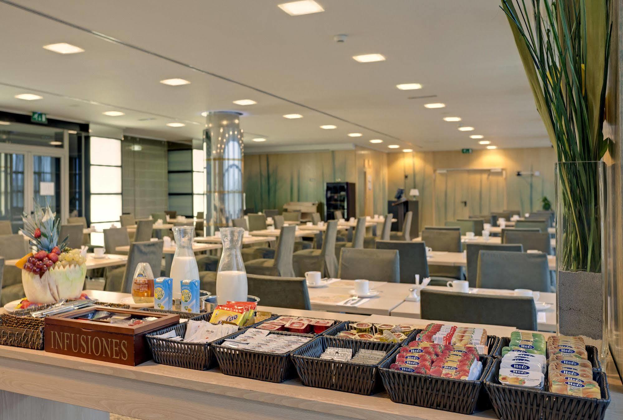 Crowne Plaza Airport