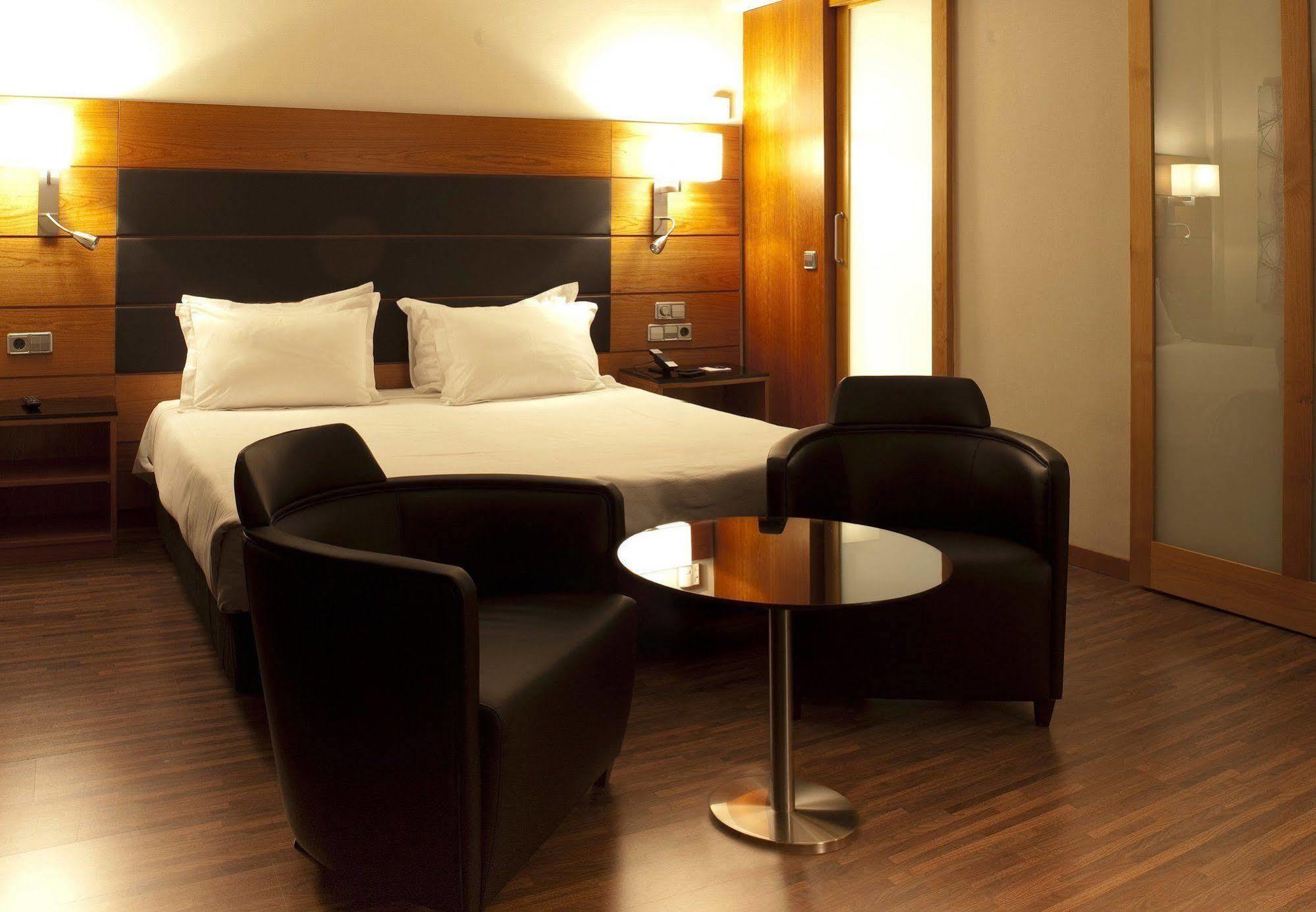 Ac Carlton 4*
