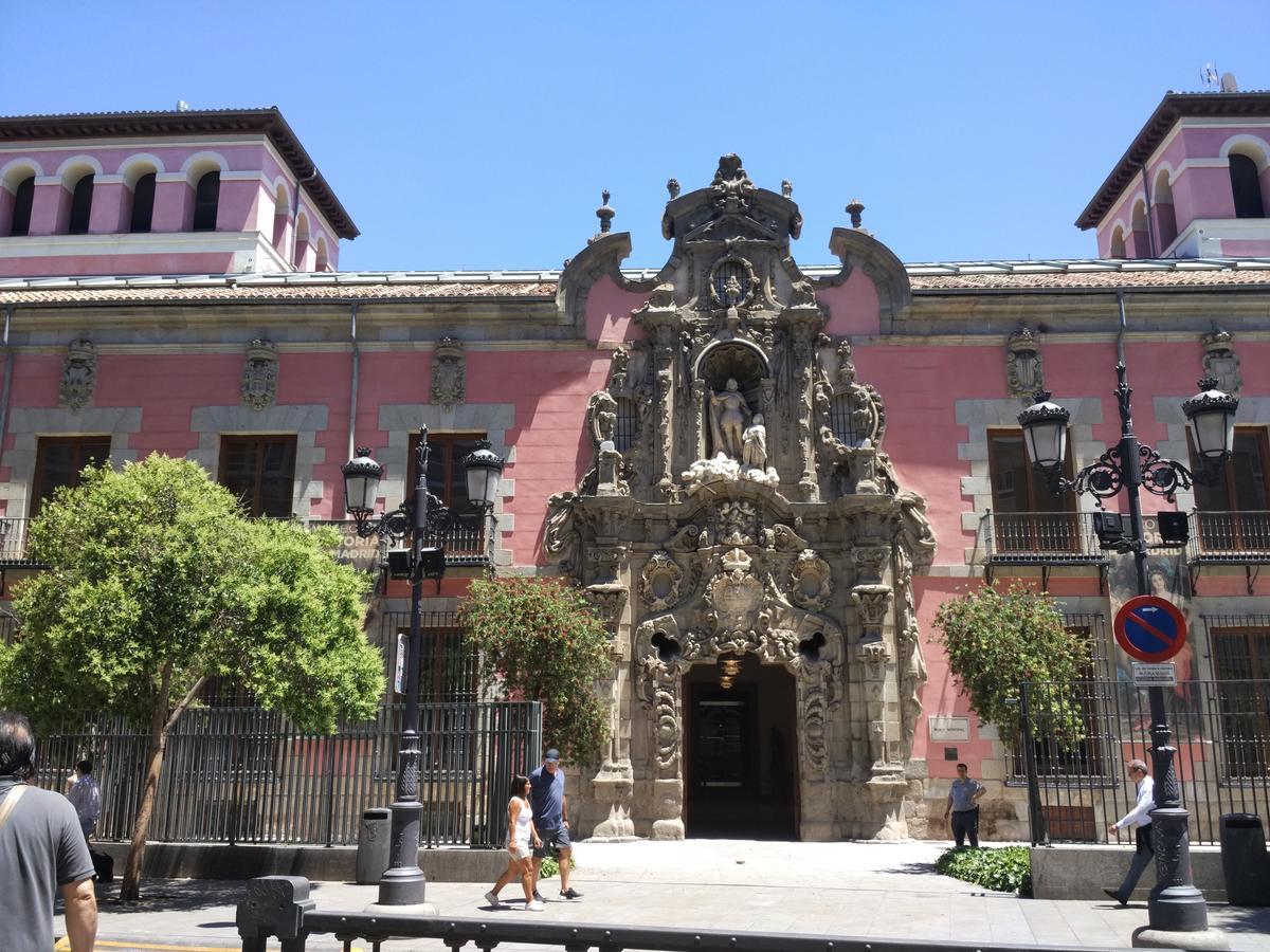 Dominguez Hotel *