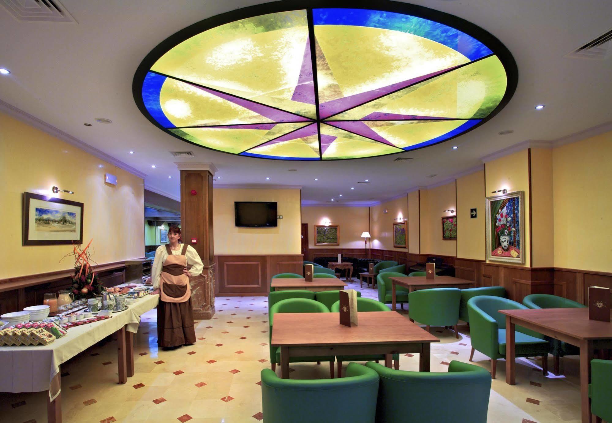 Hotel Agora Juan De Austria 4*