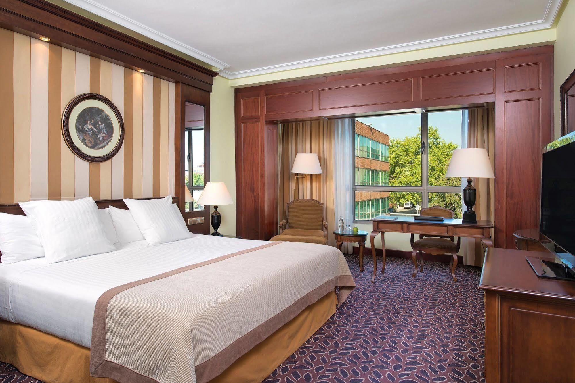 Hotel Melia Barajas 4*