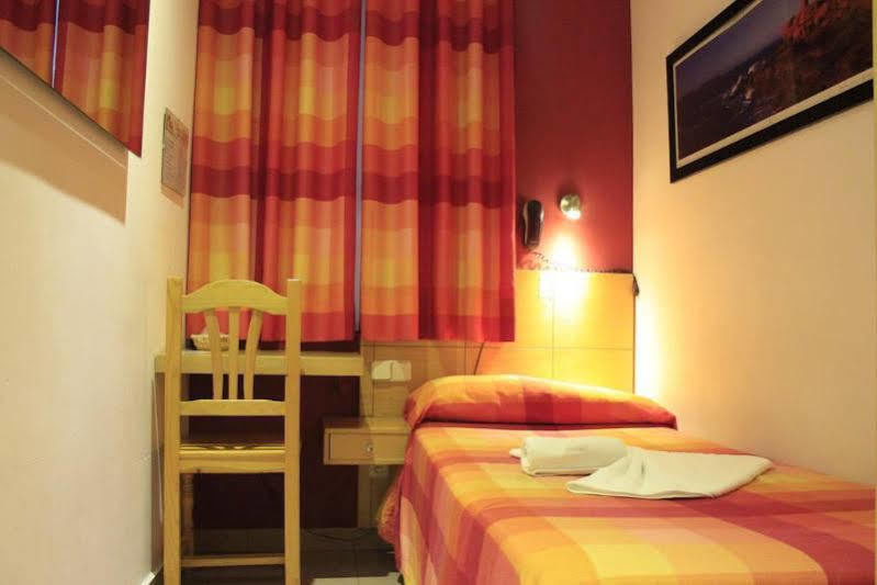Inter Puerta Del Sol Pensión 3*